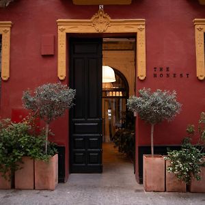 The Honest Hotel & Apartments
